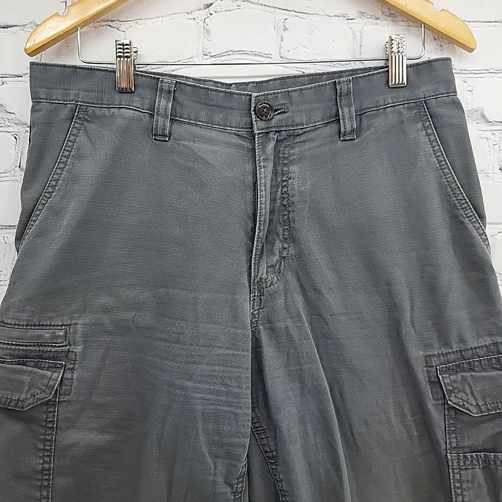 Eddie Bauer Shorts‎ Mens Size 32 Gray Flat Front Cargo 100% Cotton Flaw